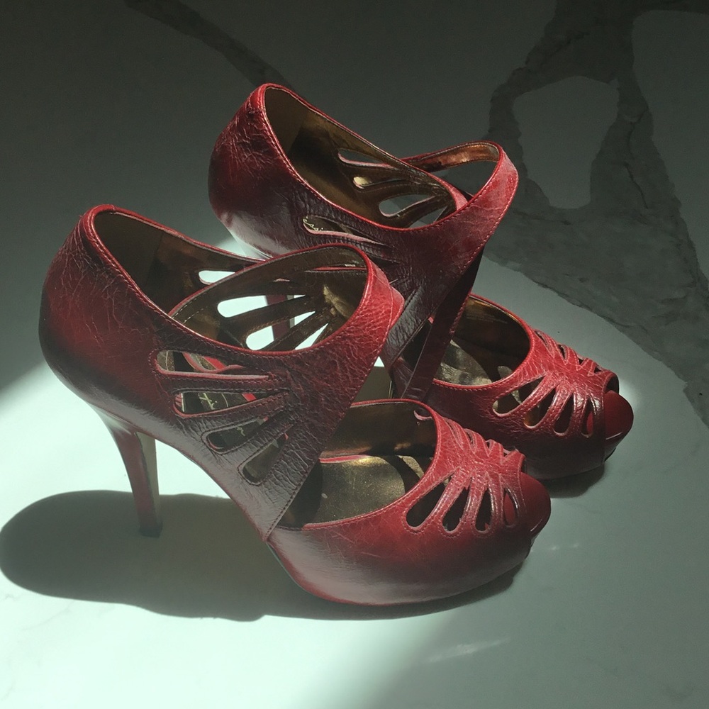 Jessica Simpson Red Cutout Peep-Toe Platform Heels